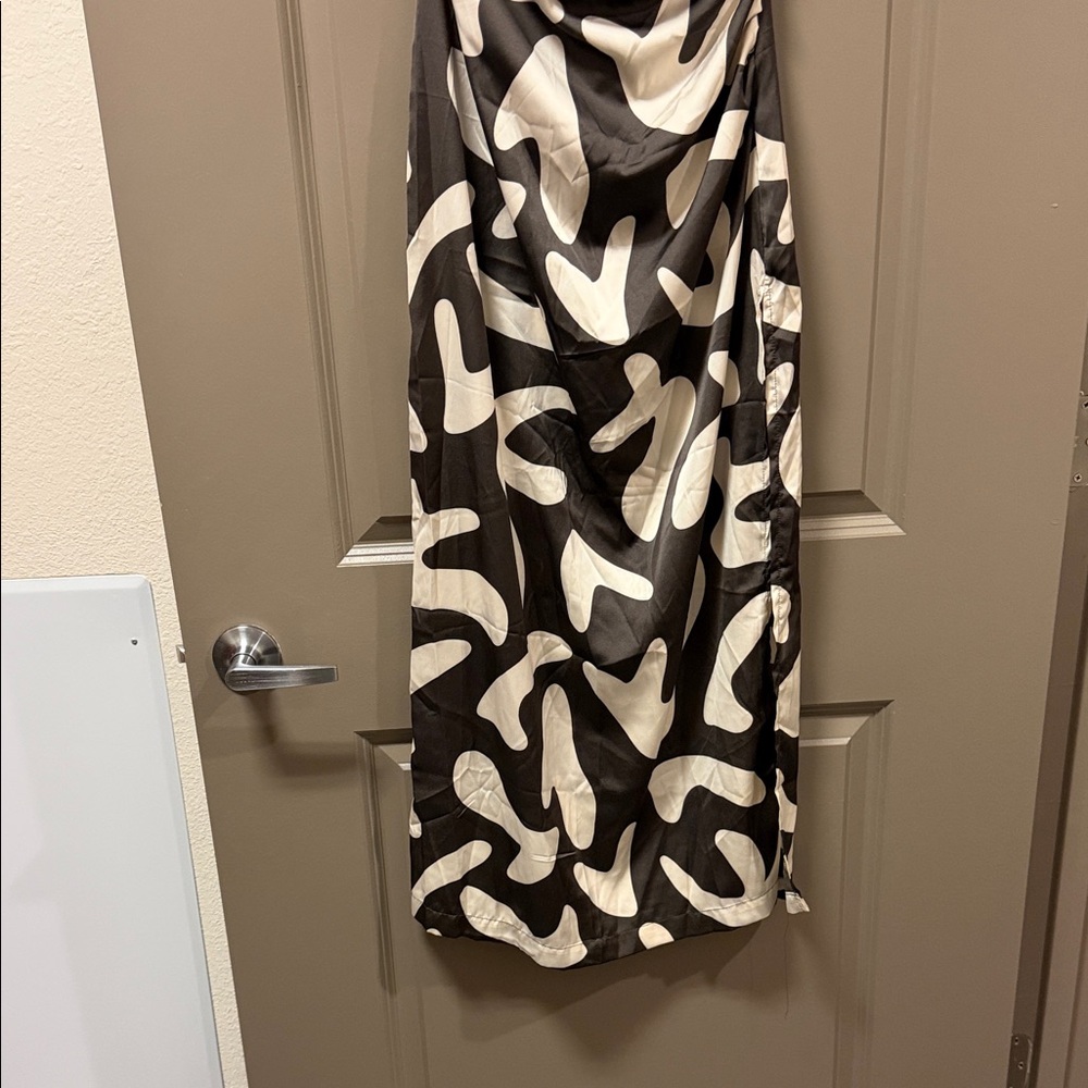 Black & White Abstract Midi Slip Dress - Picture 2 of 11